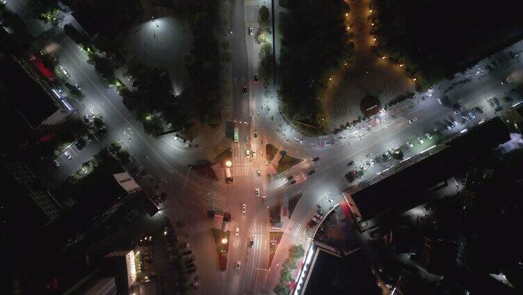 城市的夜景街景车水马龙素材