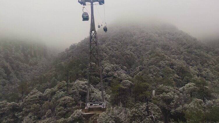 安徽黄山索道缆车雪山美景风景视频素材