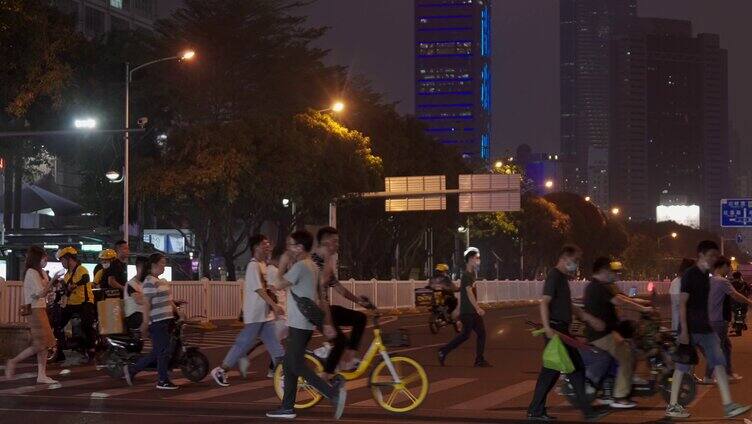 深圳夜晚城市马路街道交通车流人流