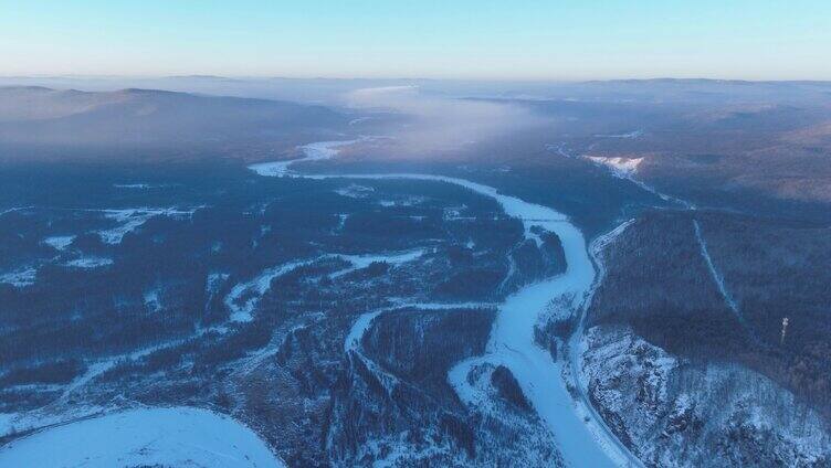 大兴安岭林海雪原黎明冰河冻雾