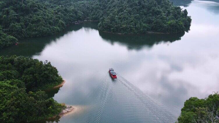 湖里河里水面红船古船