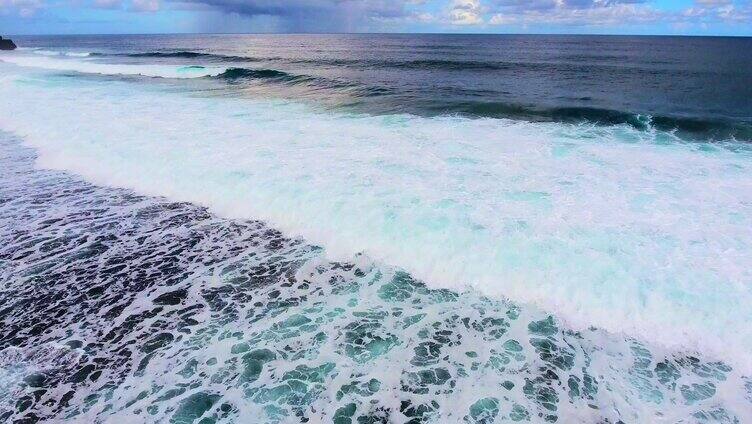 4k波涛汹涌的海浪巨浪