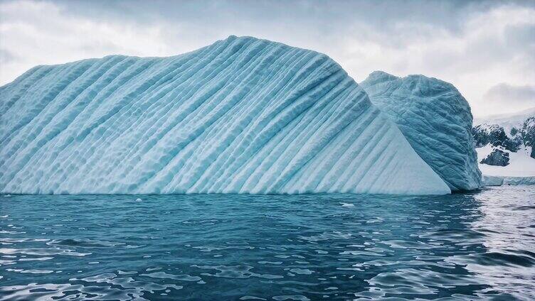 海上的冰川融化