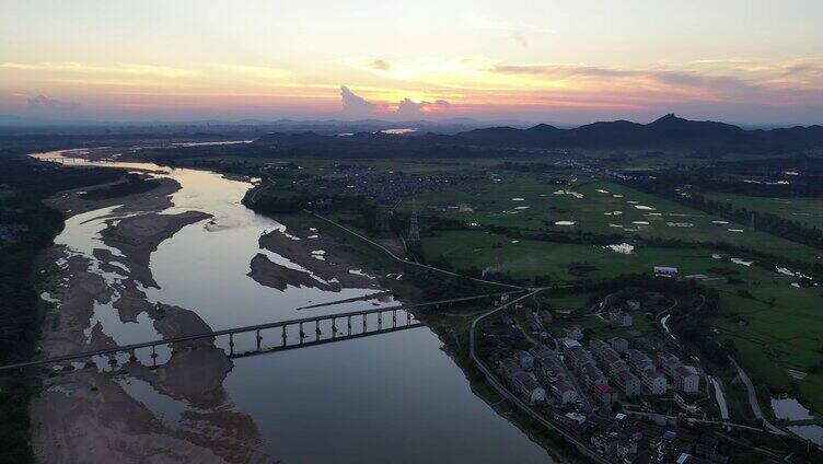 江西抚州：水乡夕照美