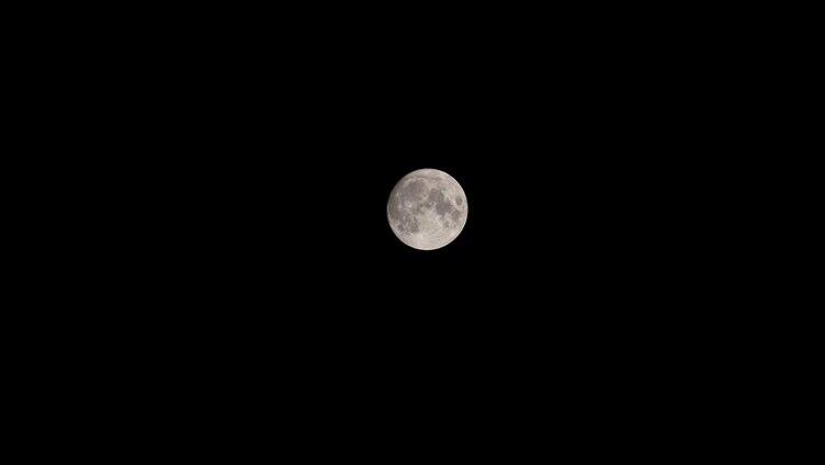 月亮穿过乌云延时