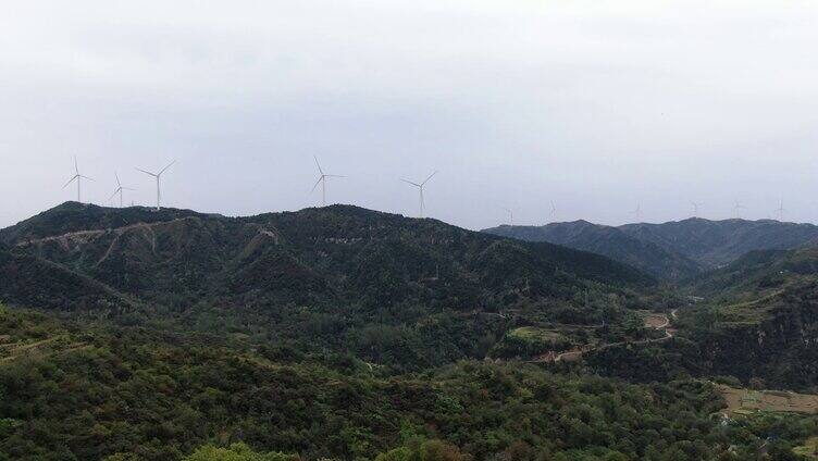 大山中新能源电力发电风机航拍视频素材