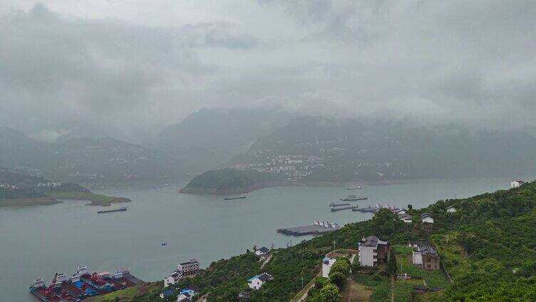 长江三峡屈原镇新滩雨中延时素材