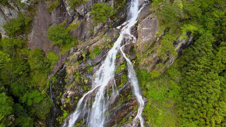 4K航拍高山流水河流自然森林实拍