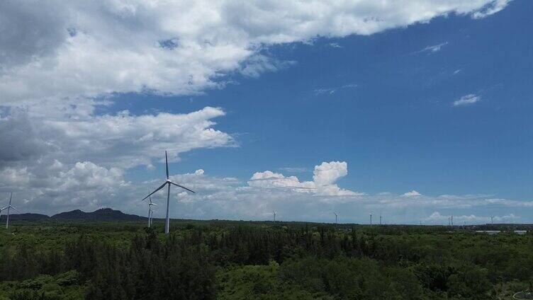  航拍海南海岸风力发电场