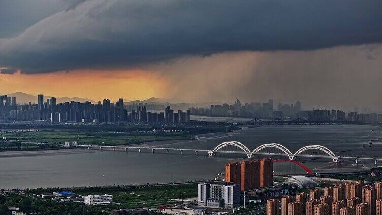 杭州弧状积雨云暴雨航拍