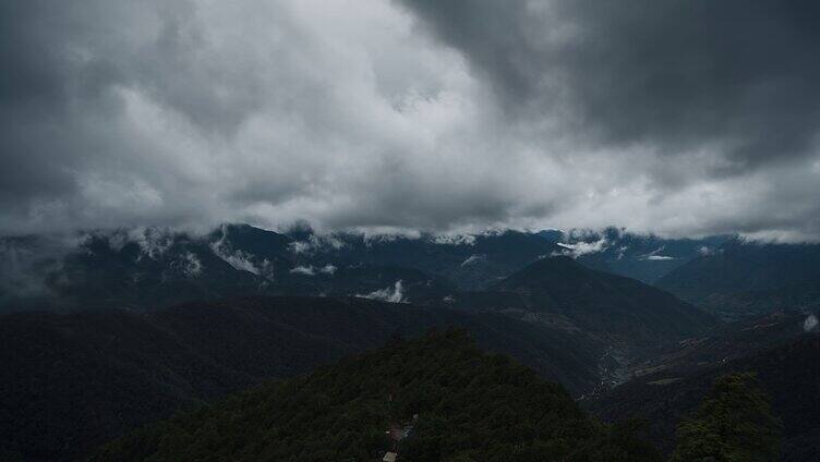 云雾笼罩大山延时视频