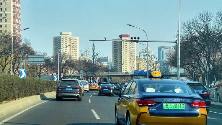 北京CBD三环路车流