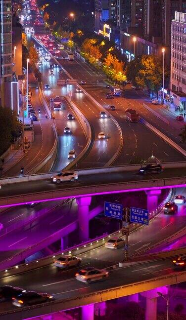 夜晚城市道路-立交桥车流-竖版