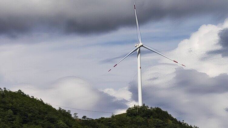（延时）喀斯特地貌大风车风力发电