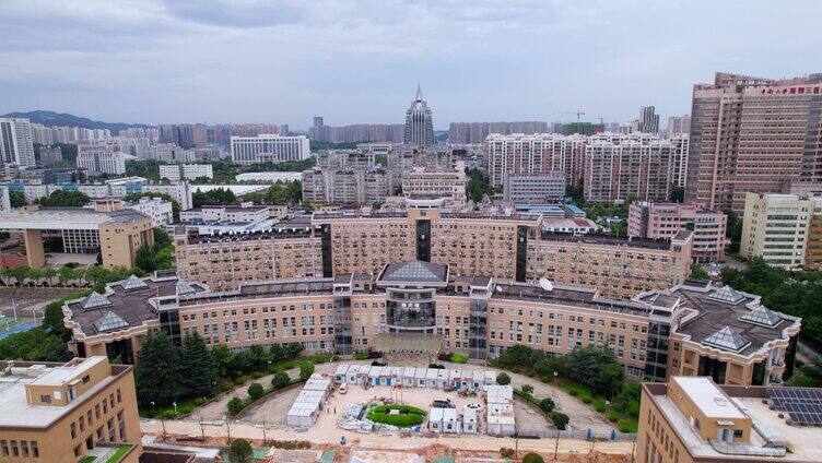 4k航拍中南大学湘雅医学院全景