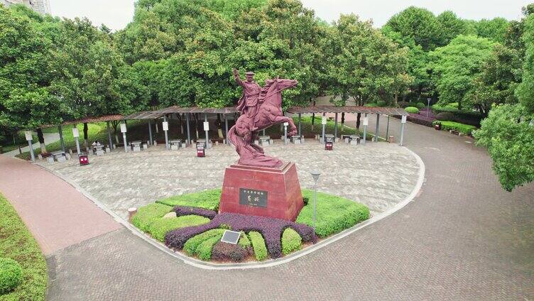 辛亥革命领袖黄兴纪念雕像