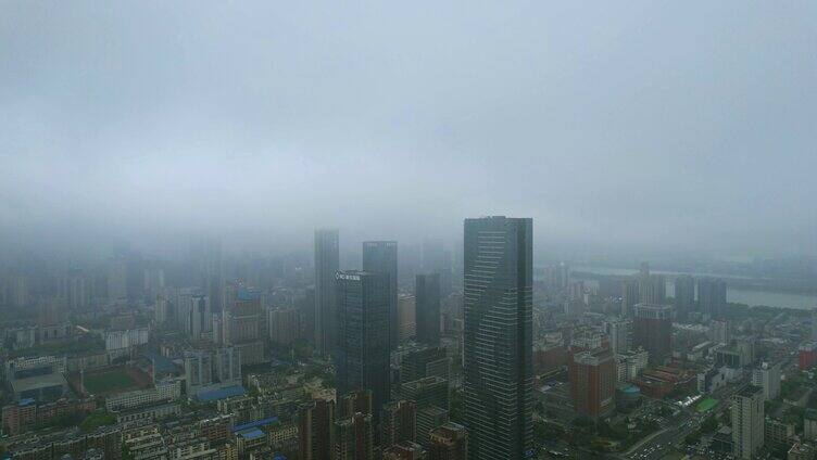 烟雨朦胧的长沙城市CBD地标航拍