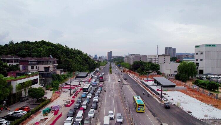 4k城市道路施工绿化改造路口车流