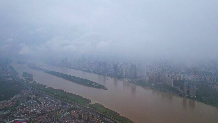 长沙湘江橘子洲头城市雨天云层航拍