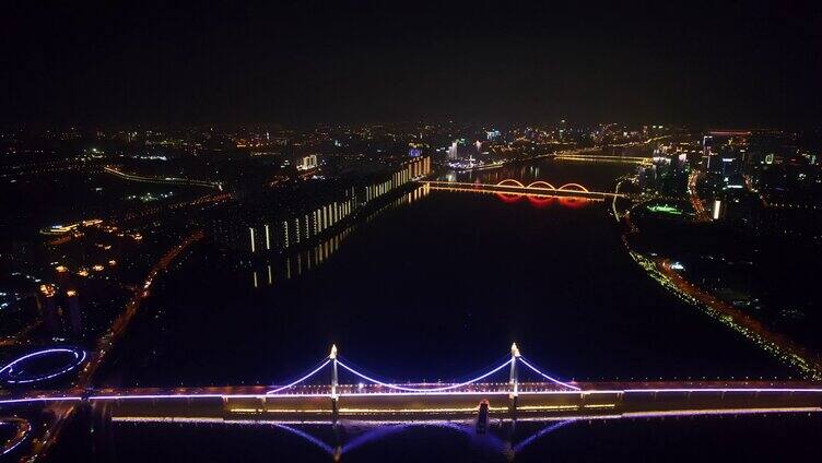 长沙湘江两岸城市夜景全景-三汊矶大桥