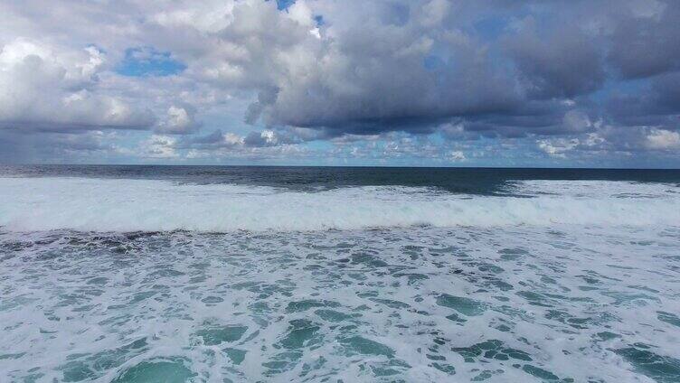 航拍大气磅礴的大海海浪巨浪