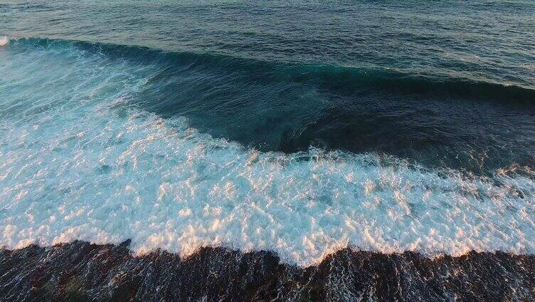 大海海面海浪巨浪航拍