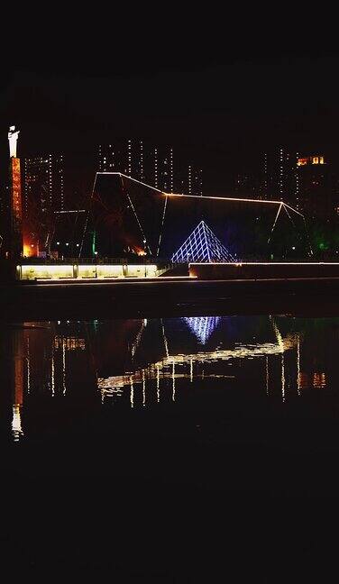 天津少年宫夜景都市风景地标灯光秀河面