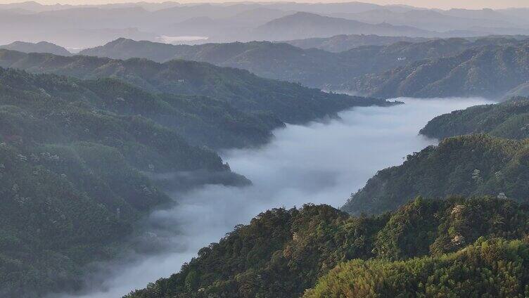 山峦山峰云层云海峡谷航拍视频素材