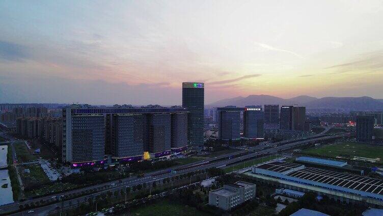 4K航拍南京江北新区明发新城中心大厦