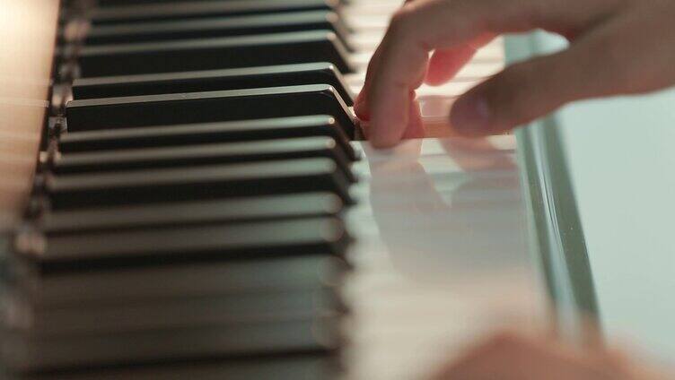 唯美弹钢琴指弹