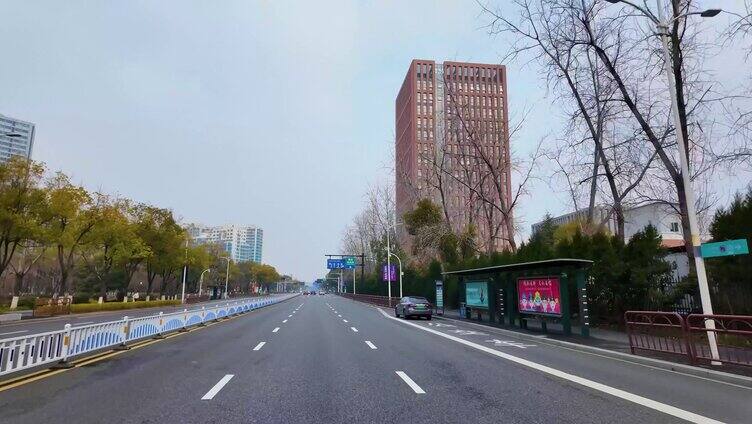 城市马路沿途风景开车第一视角公路道路_2