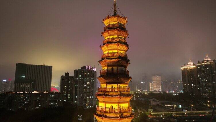 广州赤岗塔的航拍夜景