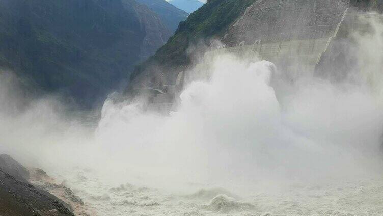 白鹤滩水电站泄洪壮观场面航拍 Z32 