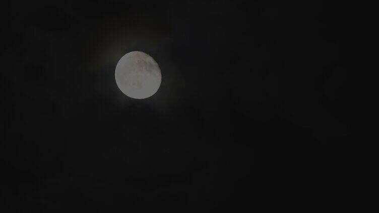 夜空中的月亮升起延时摄影