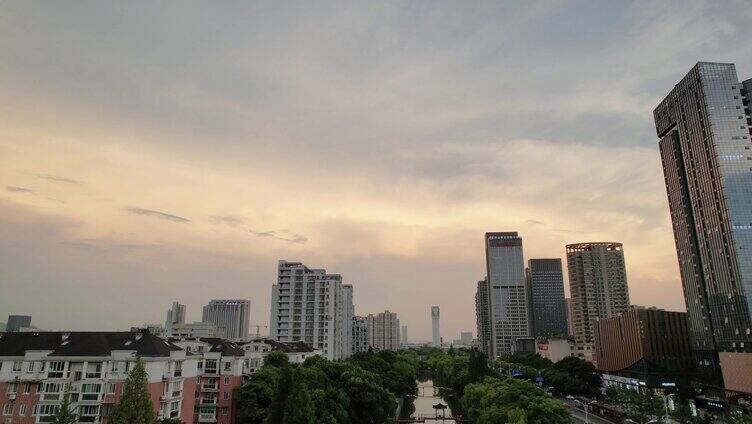 夕阳下的城市杭州下沙