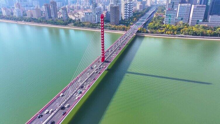 杭州钱塘江西兴大桥航拍车流交通城市风景风