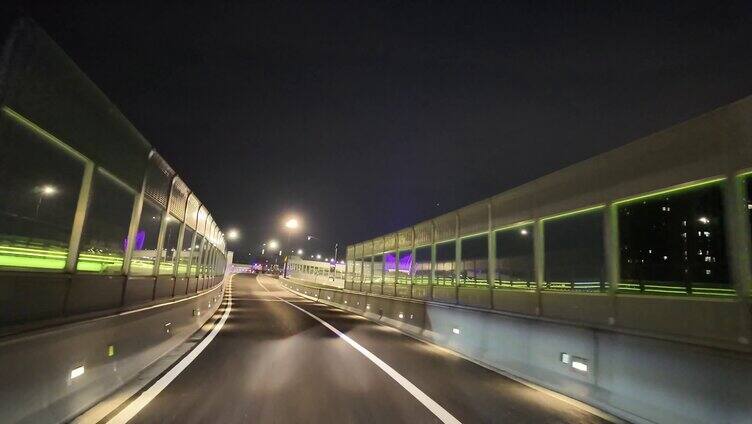 城市夜晚夜景开车第一视角汽车窗外沿途风景