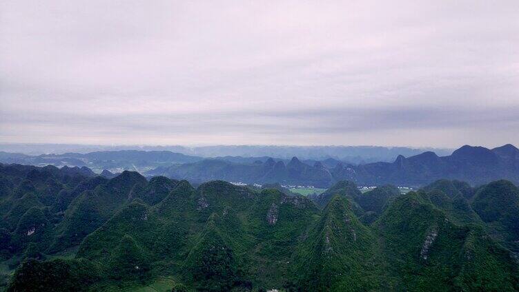 绿水青山 贵州万峰林