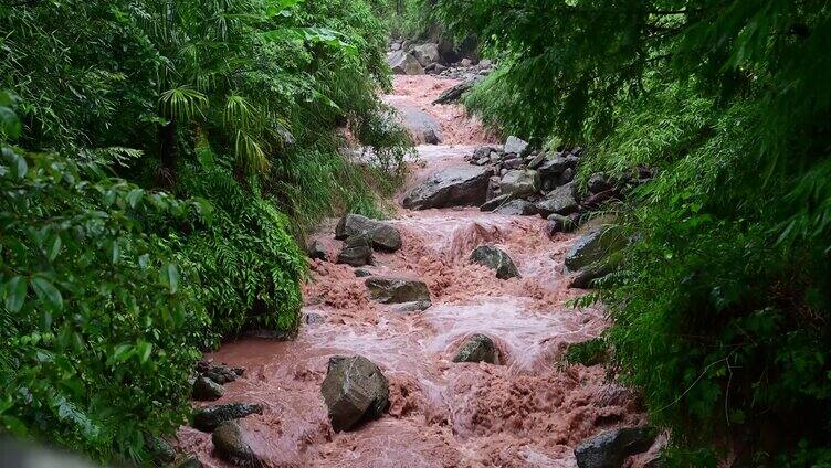 山洪爆发洪水泥石流暴雨水灾实拍素材