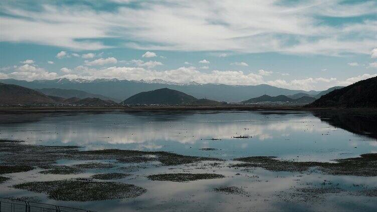 香格里拉纳帕海清晨全景倒影延时视频