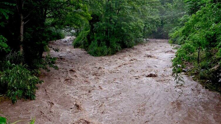 山洪爆发洪水泥石流暴雨水灾实拍素材