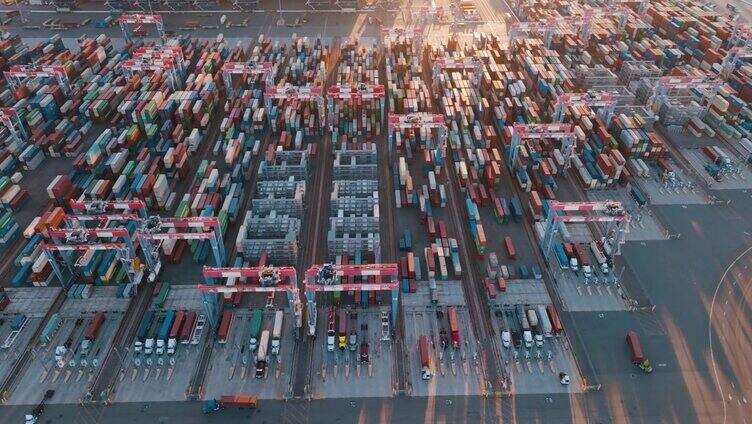 长滩港的集装箱堆场