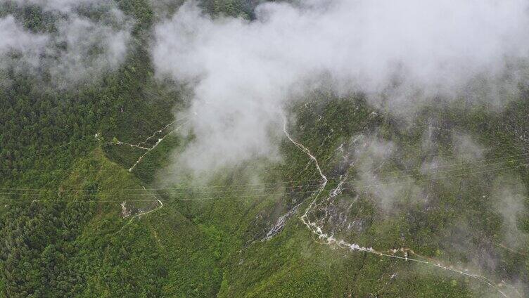 绵绵的山云层