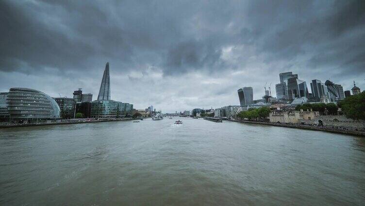 伦敦阴天的泰晤士河