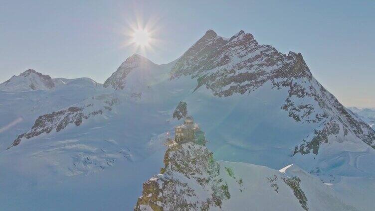 瑞士冬季，欧洲之巅少女峰的狮身人面像天文台。