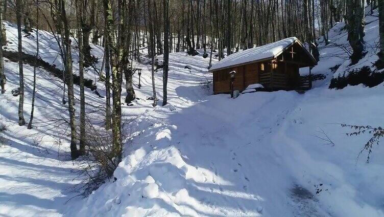 冬天去山中的小屋