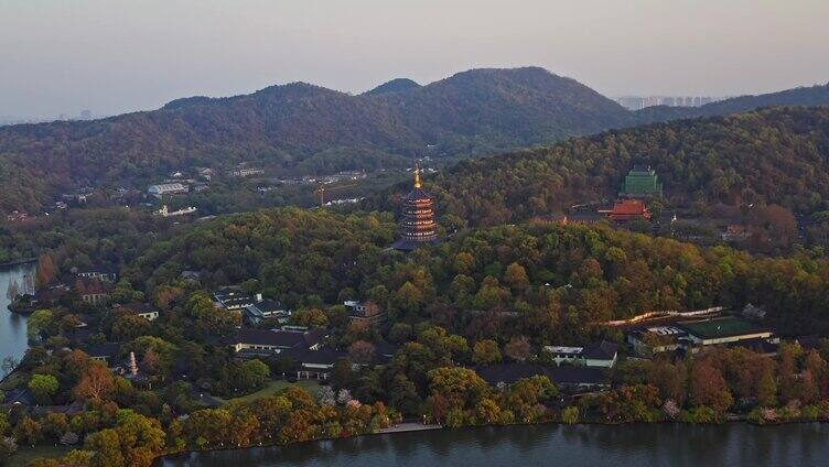 西湖雷峰塔全景