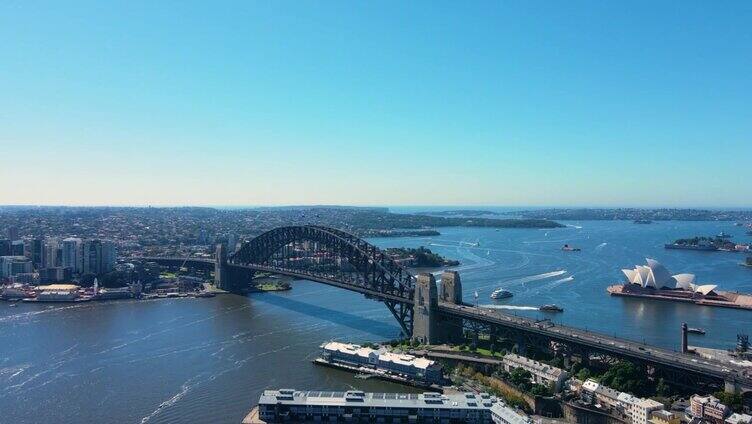 鸟瞰悉尼港和悉尼港大桥