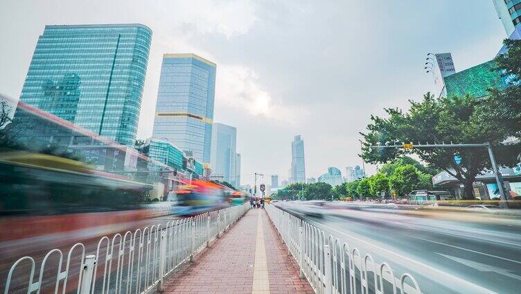 进出站BRT 石牌桥 天河路 两边车流