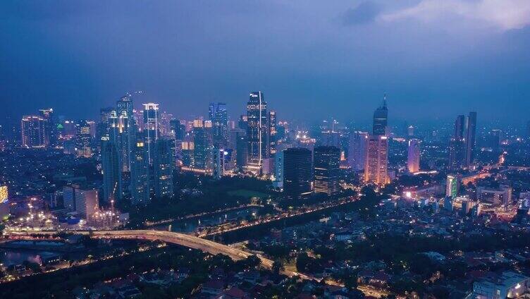 从黄昏到夜晚的雅加达城市景观的超短摄影